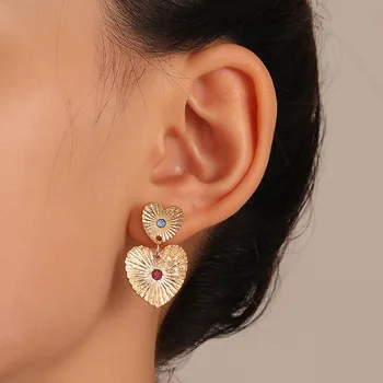Бохемски етнически стил Реколта текстура Обеци във формата на сърца златен цвят За жени Модни луксозни подаръчни украса за партита, Аксесоари за уши