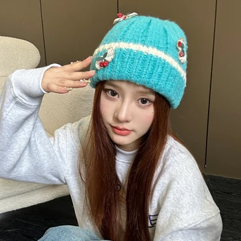 Кръпка корейски сладък сладък бонбони цвят череша бродирани вязаная шапка есен и зима голям главата е топла шапка шапки за жени качулка
